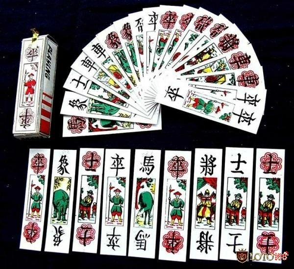 Tổ tôm là một trò chơi sử dụng tới 120 lá bài