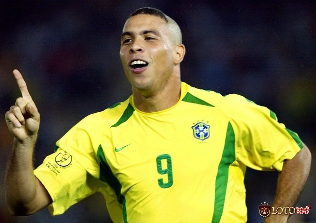 Người ngoài hành tinh Ronaldo - Một trong các cầu thủ ghi bàn nhiều nhất World Cup
