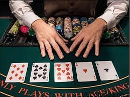 Bài rác trong Poker là gì? Mẹo xử lý bài rác trong Poker từ A - Z