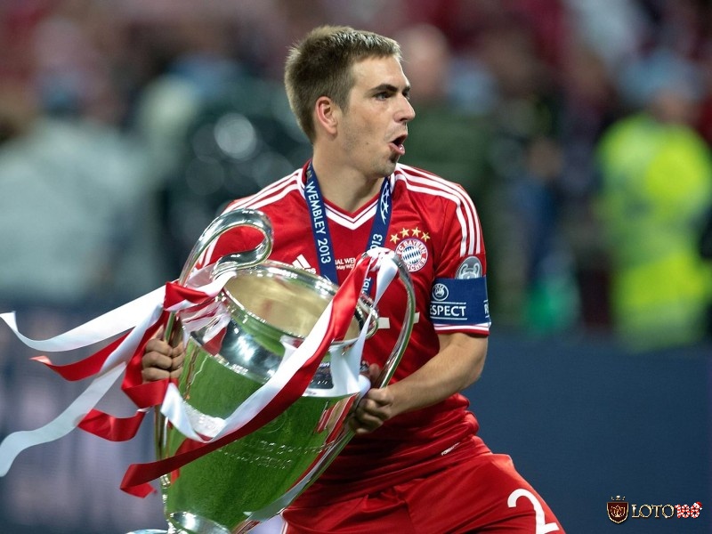 Hậu vệ phải thiên tài thuộc danh sách cầu thủ xuất sắc nhất Bayern Munich 10 năm qua