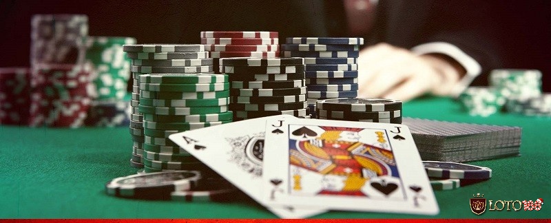 Bluff là gì trong Poker? Đây là một khái niệm về đánh lừa đối thủ khi chơi