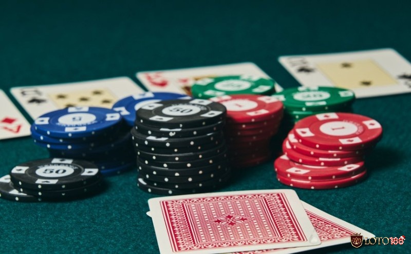 Bluff in Poker là thủ thuật đặt cược all in ở vòng river