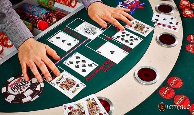 Các vòng cược trong Poker là Preflop, Flop, Turn River, Showdown